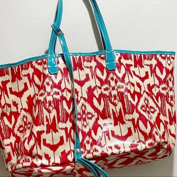 CLAVA Women’s WELLIE MARKET TOTE in Red Turquoise Ikat Print - Picture 3 of 7